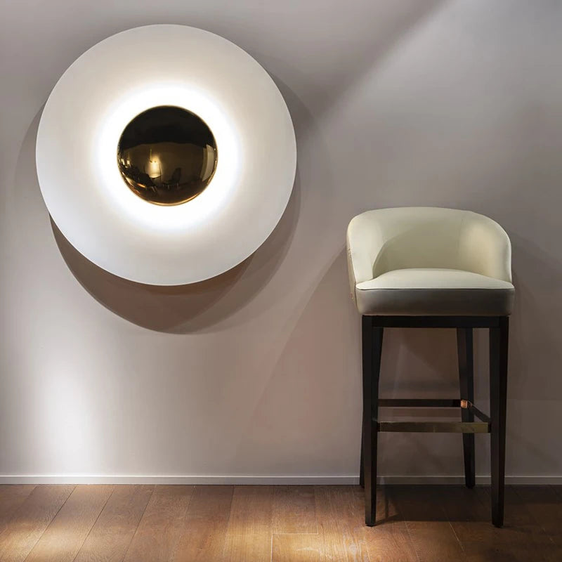 ChicGlow LED Wall Lamp: Modern Indoor Elegance