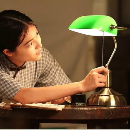 Emerald Glow E27 LED Banker Lamp