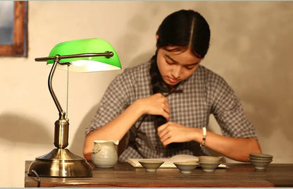 Emerald Glow E27 LED Banker Lamp