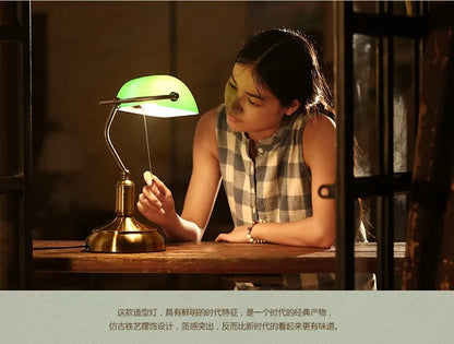 Emerald Glow E27 LED Banker Lamp