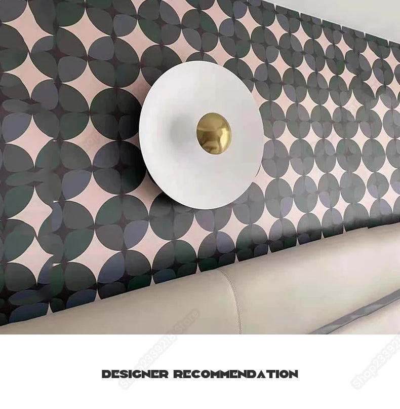 ChicGlow LED Wall Lamp: Modern Indoor Elegance