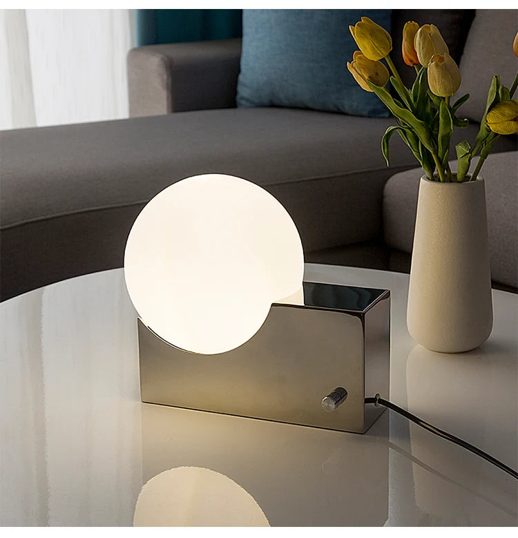 Nordic Glow: Dimmable LED Desk Lamp for Kids