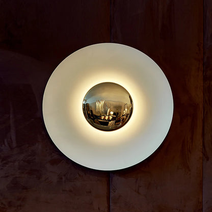 ChicGlow LED Wall Lamp: Modern Indoor Elegance