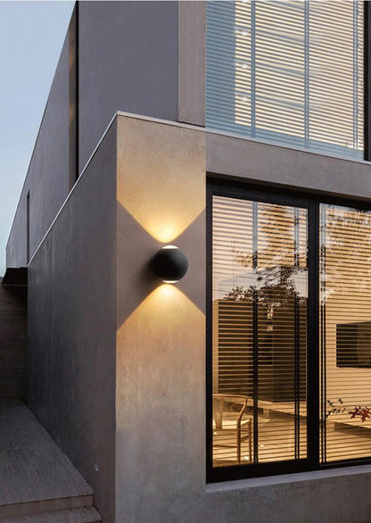 Outdoor Glowmax Wall Light