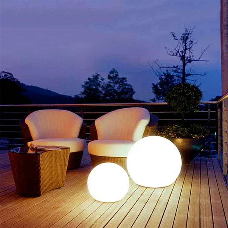 GlowSphere: Romantic Solar Round Ball Light
