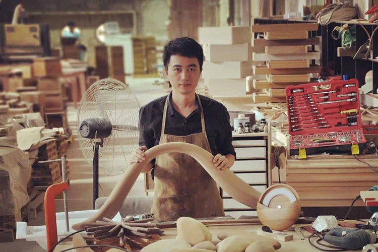 WoodMarb Glow: Sleek LED Desk Lamp