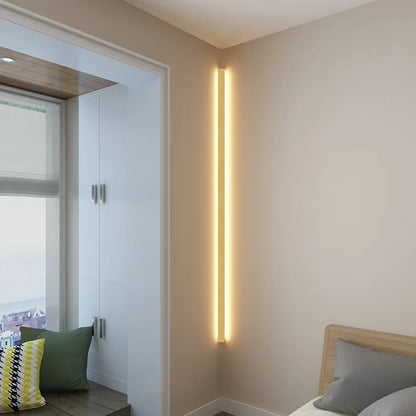 Elegant Black LED Wall Lamp for Modern Spaces