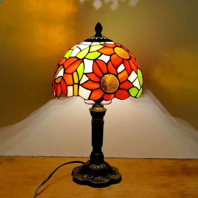 khelse Retro Tiffany Table Lamp