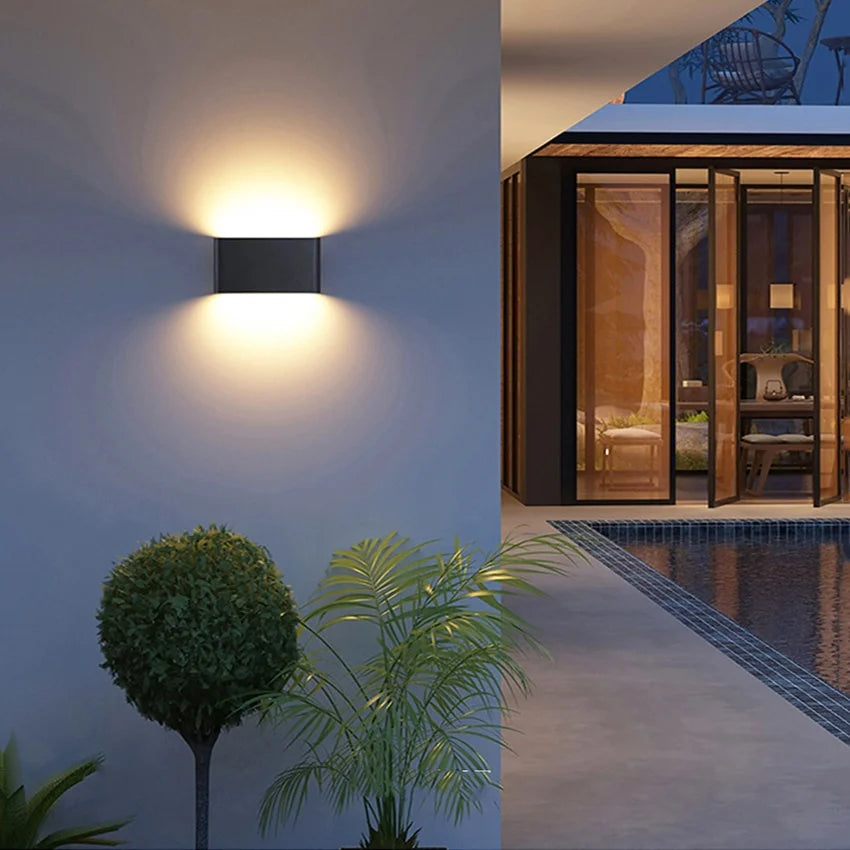 TRAZOS AquaGlow Wall Light - Modern LED Decor