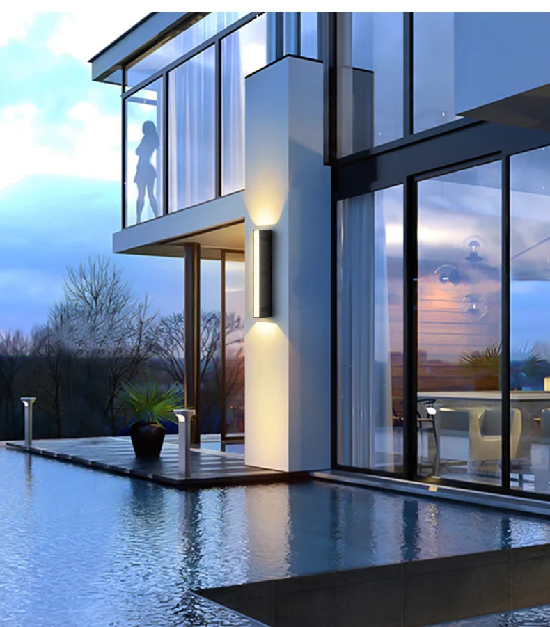 VillaGlo LED Outdoor Wall Light