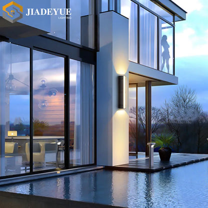 VillaGlo LED Outdoor Wall Light