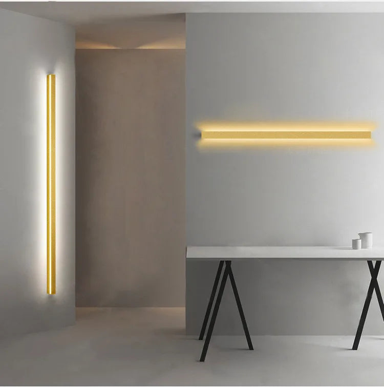 Elegant Black LED Wall Lamp for Modern Spaces