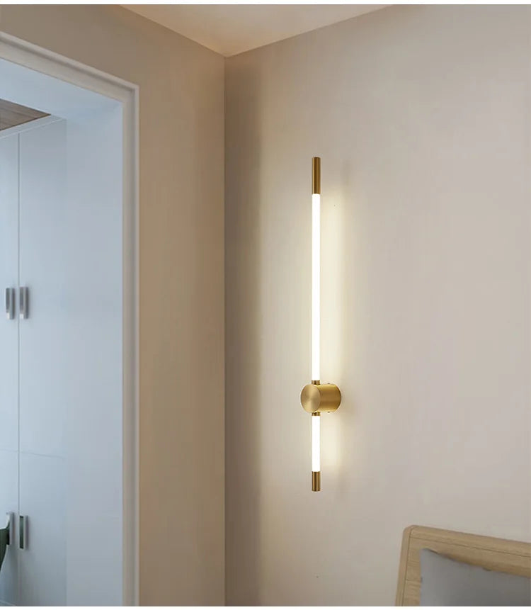 Elegant LED Wall Sconce: Modern Black & Gold