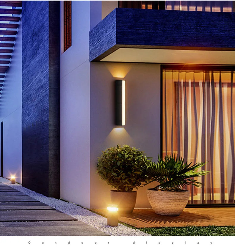 VillaGlo LED Outdoor Wall Light